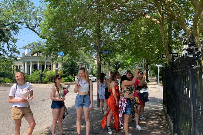 45-Minute Garden District Highlights Tour in New Orleans - The Garden District as a film set