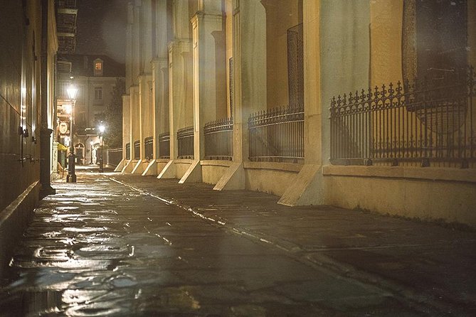 Adults-Only New Orleans Ghost, Crime, Voodoo, and Vampire Tour - What this New Orleans ghost tour is really like