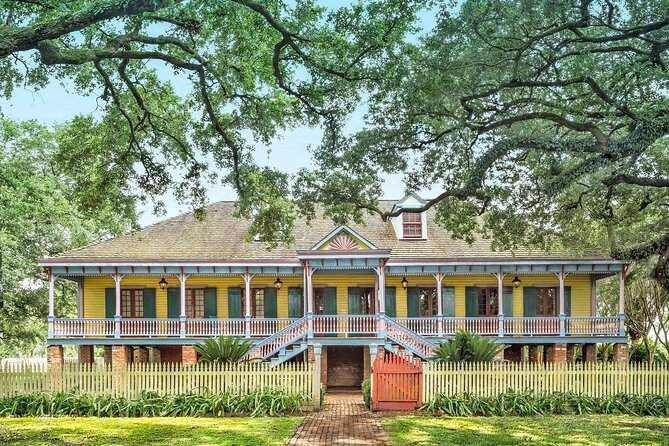 Airboat and Plantations Tour with Gourmet Lunch from New Orleans - Key points at a glance