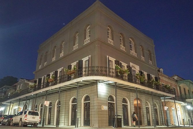 Crawl New Orleans: Haunted Bar Crawl with Shot Included - LaLaurie Mansion and the real story behind the legend