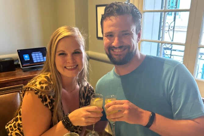 French Quarter Small-Group Cocktail and Foodie Crawl - Guides make or break the experience
