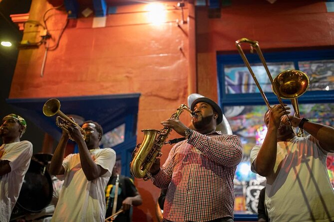 Frenchmen Street VIP Live Music Pub Crawl in New Orleans - The Frenchmen Art Bazaar adds a slower stop