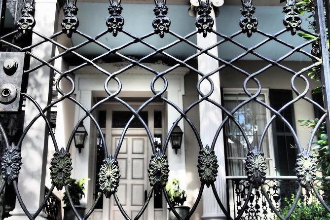 Garden District Home and History Walking Tour - Pace, shade, and sidewalk conditions