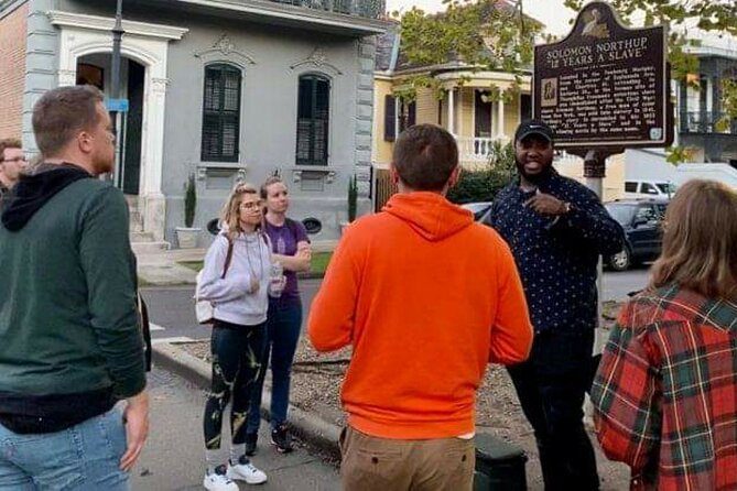 Ghost Tour and Haunted Pub Crawl Party with Free Shot - A ghost tour built for a night out