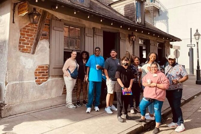 Ghost Tour and Haunted Pub Crawl Party with Free Shot - What the storytelling is really like