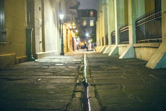 Ghosts, Gods, & Gangsters of New Orleans - The New Orleans Pharmacy Museum and uneasy rumors