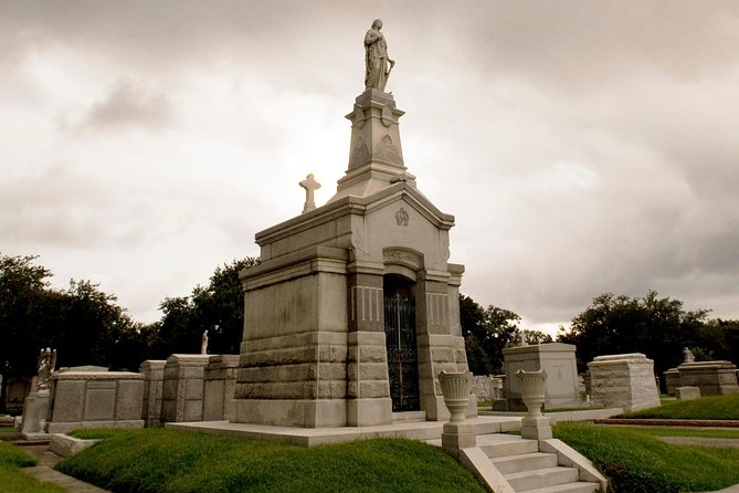 Historic Metairie Cemetery Walking Tour by Save Our Cemeteries - What the 90-minute walk covers