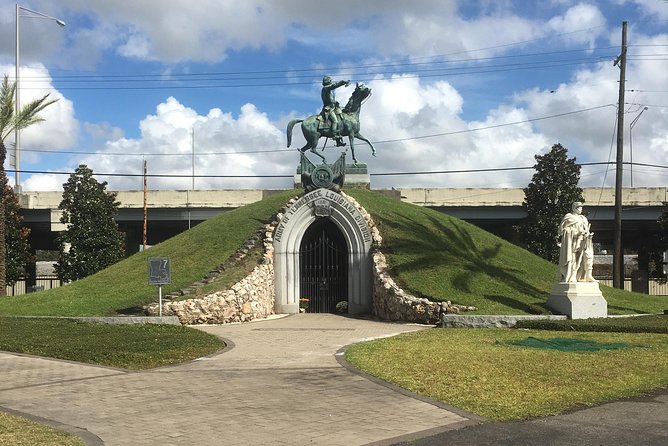 Historic Metairie Cemetery Walking Tour by Save Our Cemeteries - Should you book the Historic Metairie Cemetery Walking Tour?