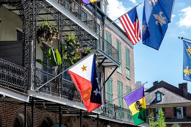 La Vie NOLA: Private City Tour of New Orleans - Lake Lawn Metairie and New Orleans cemeteries
