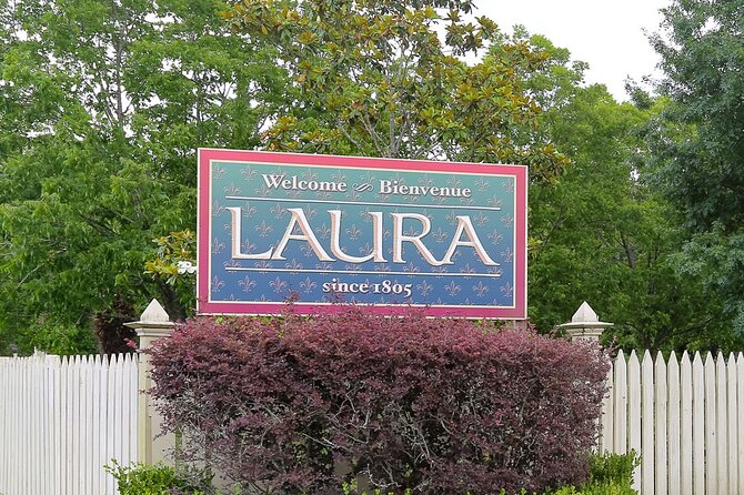 N’awlins Luxury: Laura Plantation Tour w/Transportation - Entering the 1805 Maison Principale