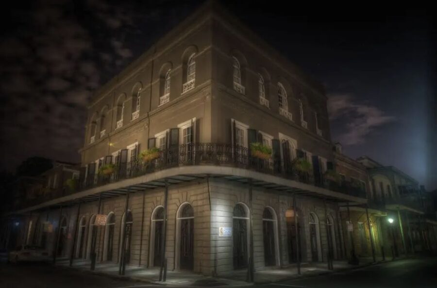 New Orleans: 1.5-Hour Infamous Women Night Tour - Voodoo, Reputation, and Power