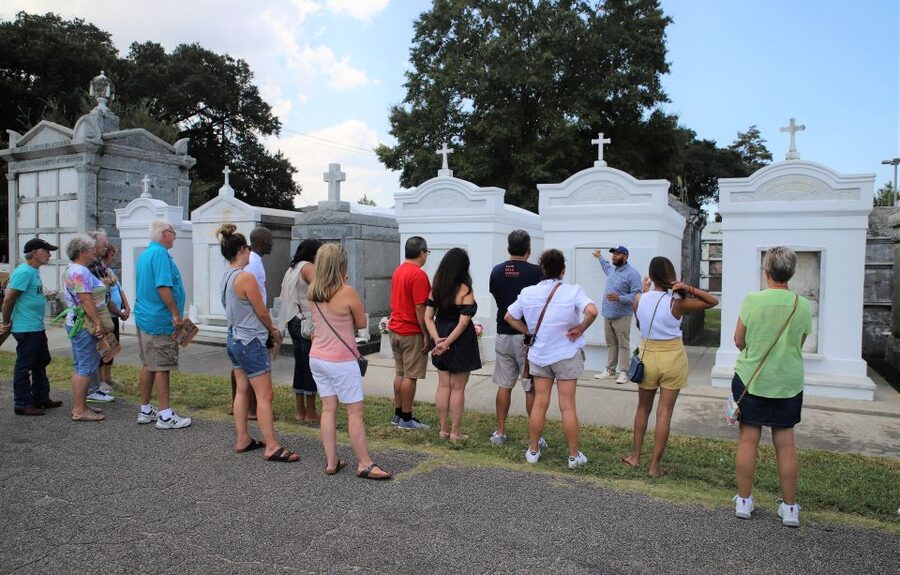 New Orleans: 2-Hour 15-Minute City and Cemetery Tour by Bus - Pickup from central New Orleans hotels