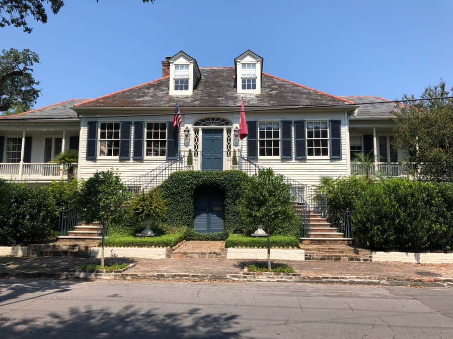 New Orleans: 2-Hour Homes of the Rich & Famous Walking Tour - Who will enjoy this Garden District walk?