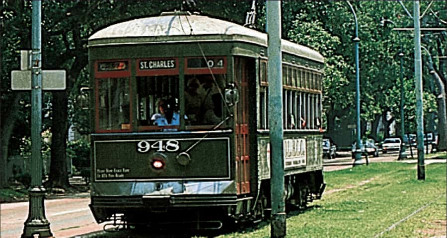 New Orleans: 2-Hour Homes of the Rich & Famous Walking Tour - Lafayette Cemetery and the changing first half