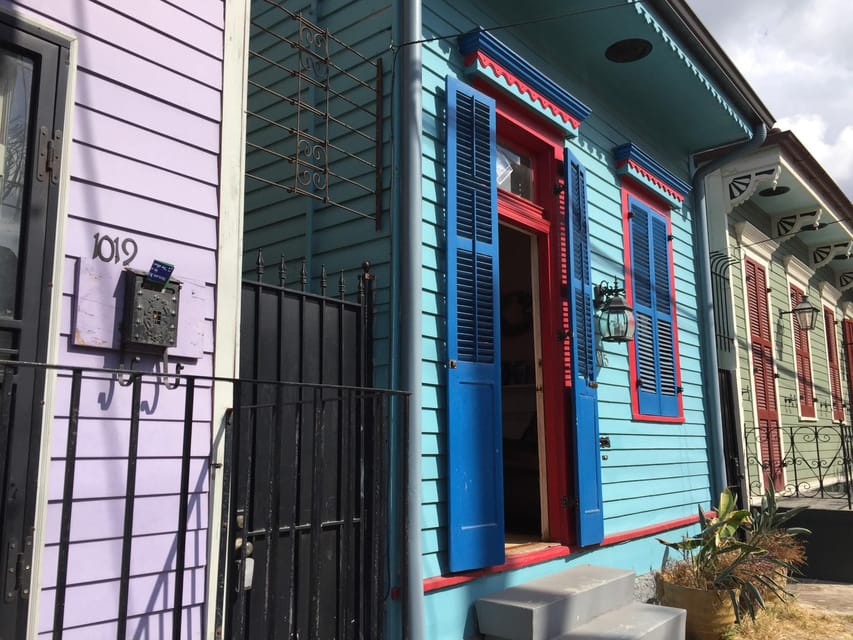 New Orleans: 45 minutes in the Marigny Triangle - Frenchmen Street, murals, and the music scene