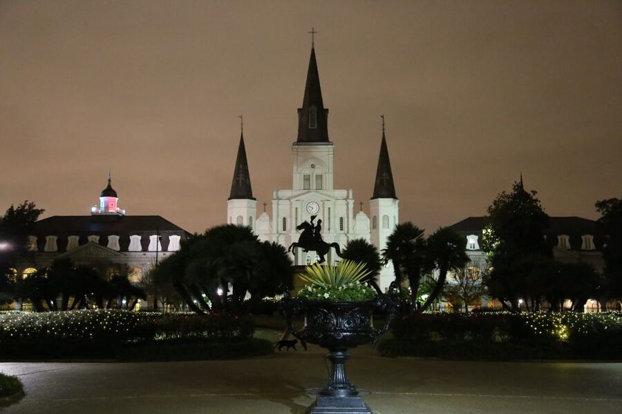 New Orleans: 5 in 1 Ghost & Mystery Evening Tour - Starting at the Vampire Apothecary on St. Peter Street