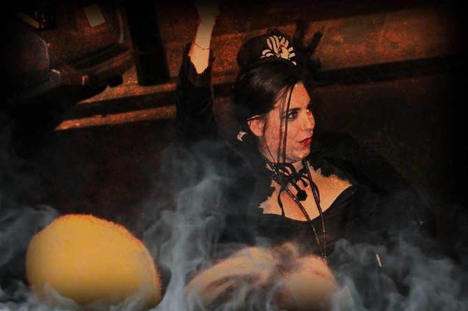 New Orleans Adults-Only Ghost, Voodoo and Vampire Tour - Jackson Square brings ghost stories into public view