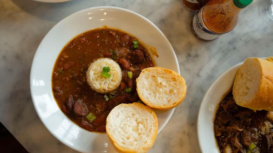 New Orleans: Beloved Bites & Famous Dishes Food Tour - Key points at a glance
