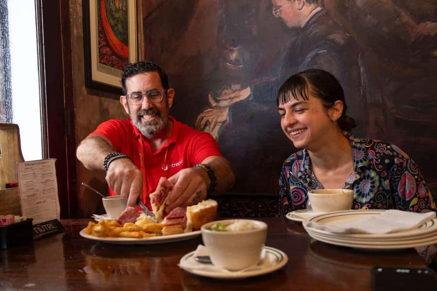 New Orleans: Beloved Bites & Famous Dishes Food Tour - Beignets and the sweet start