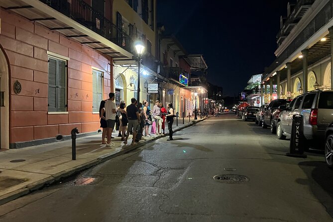 New Orleans : Best of Ghost & Voodoo Experience Walking Tour - Why the guide can make or break the experience