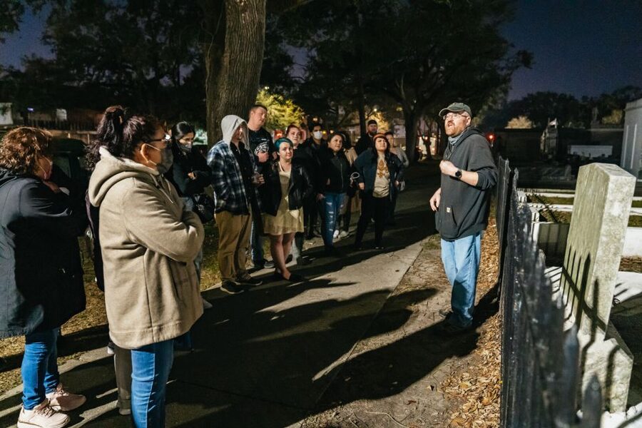 New Orleans: Cemetery Bus Tour At Dark with Exclusive Access - The break at Morning Call Coffee Stand