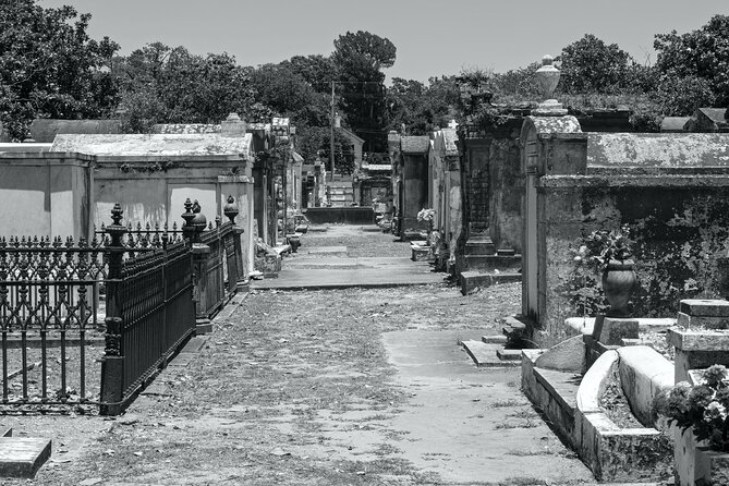 New Orleans Cemetery Bus Tour with Exclusive Cemetery Access - Morning Call and the short refreshment break