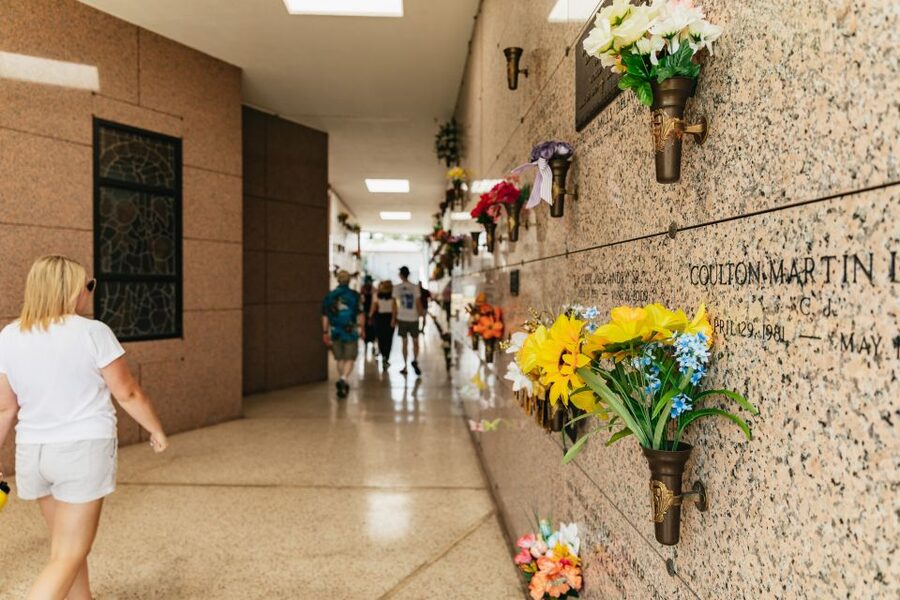 New Orleans: Cemetery Tour - How this compares with a typical ghost tour