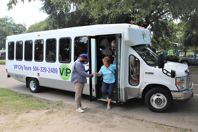 New Orleans City and Cemetery 2-Hour Bus Tour - Why this bus tour works as a first look at New Orleans