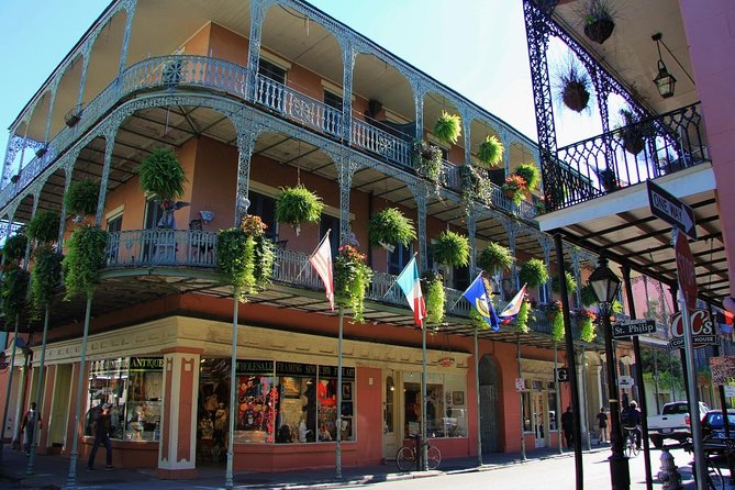 New Orleans City and Cemetery Bus Tour - A quick city orientation in two hours and 15 minutes