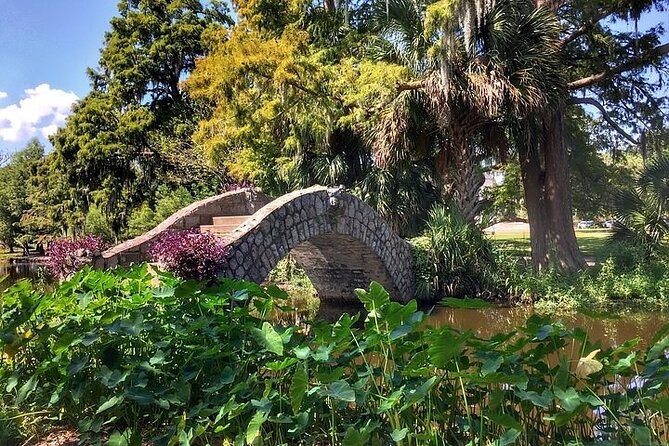 New Orleans City and Cemetery Tour with Garden District Stroll - Along Lake Pontchartrain