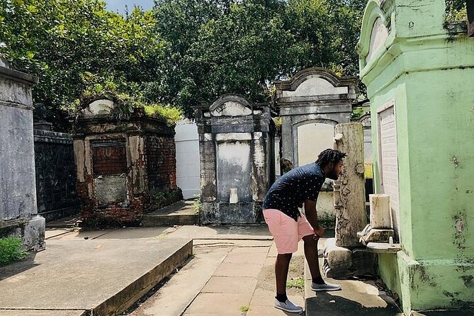 New Orleans City and Cemetery Tour with Garden District Stroll - The optional Vue Orleans upgrade