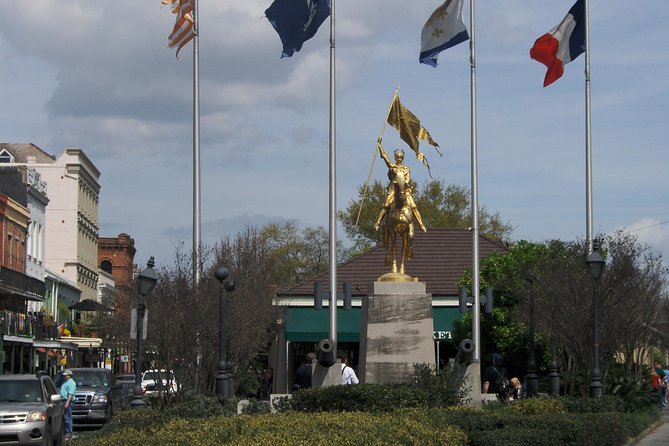 New Orleans City, Cemetery and Swamp Full-Day Tour - A full day that connects city and swamp