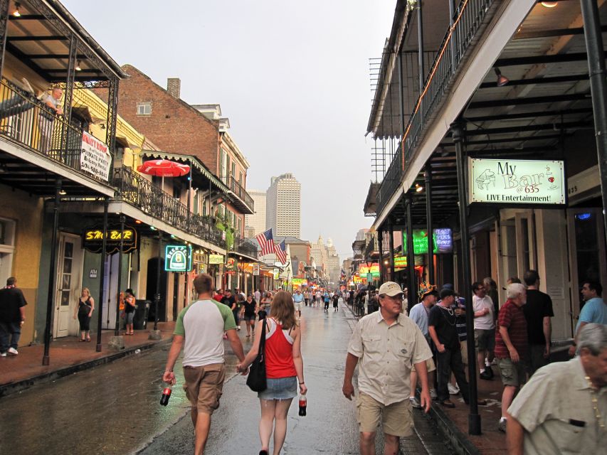 New Orleans: City & Cemetery Tour by Air-Conditioned Minibus - Why this is a useful first look at New Orleans