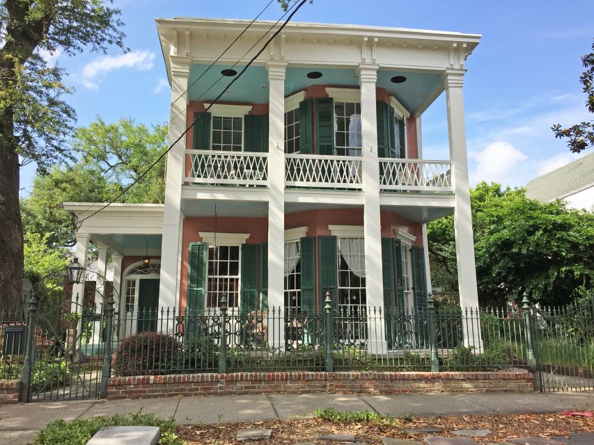 New Orleans: City & Cemetery Tour by Air-Conditioned Minibus - Hotel pickup makes the morning or afternoon easier
