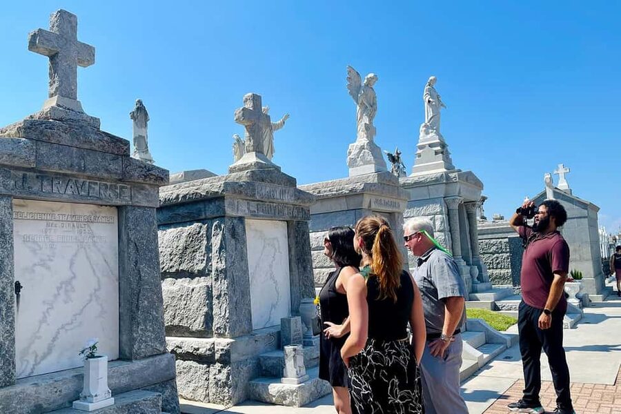 New Orleans: City & Cemetery Tour + Garden District Stroll - St. Louis Cemetery #3 and New Orleans burial customs
