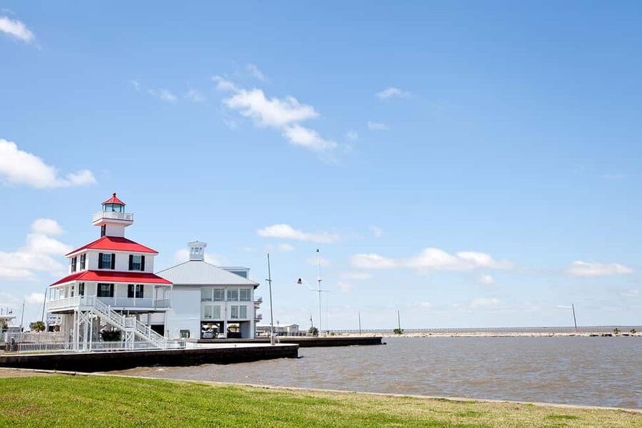 New Orleans: City & Cemetery Tour + Garden District Stroll - City Park, Café du Monde, and the old oaks