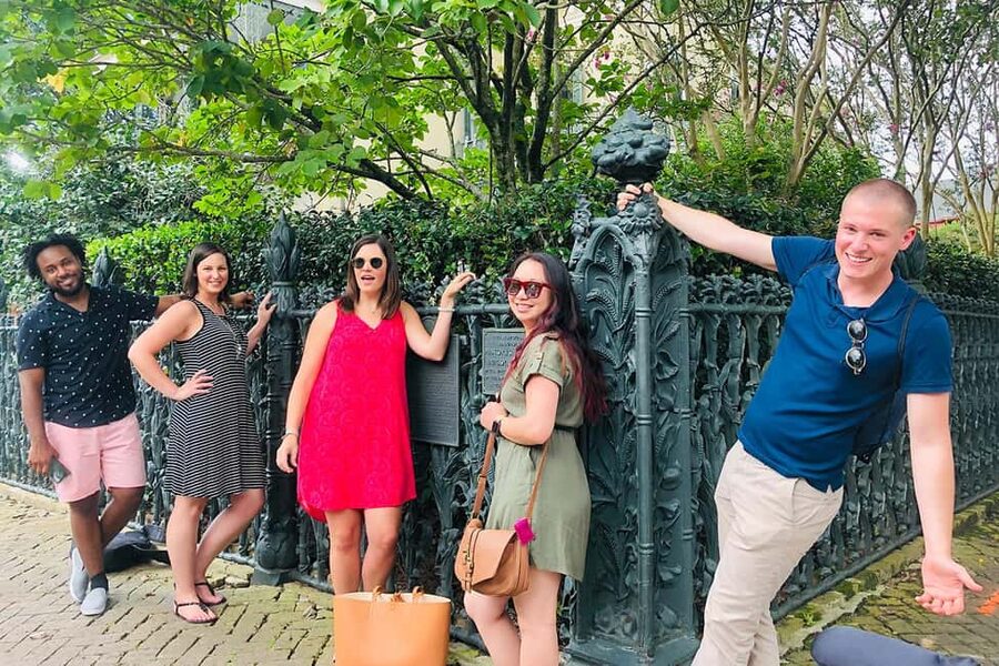New Orleans: City & Cemetery Tour + Garden District Stroll - Along Lake Pontchartrain’s south shore