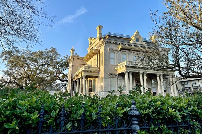New Orleans City Tour and Steamboat Natchez Harbor Jazz Cruise - City Park, sculpture, and beignets