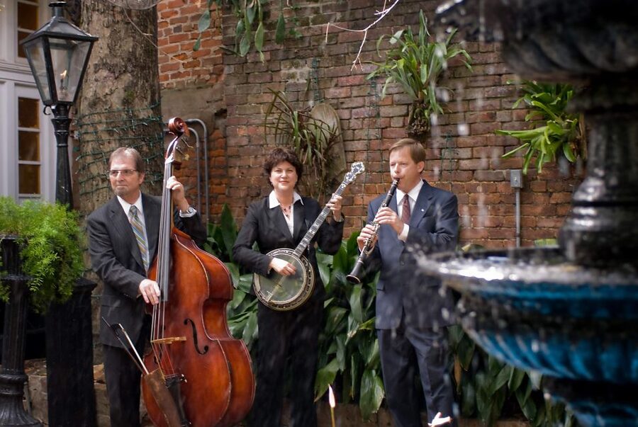 New Orleans: 'Court of Two Sisters' Jazz Brunch Buffet - Save room for bananas foster