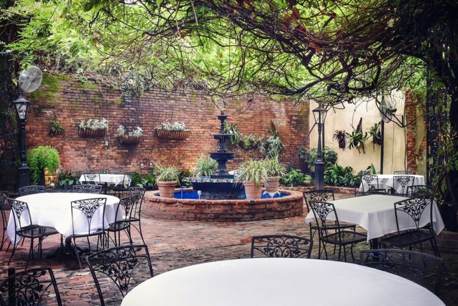 New Orleans: 'Court of Two Sisters' Jazz Brunch Buffet - What the $51 price buys you