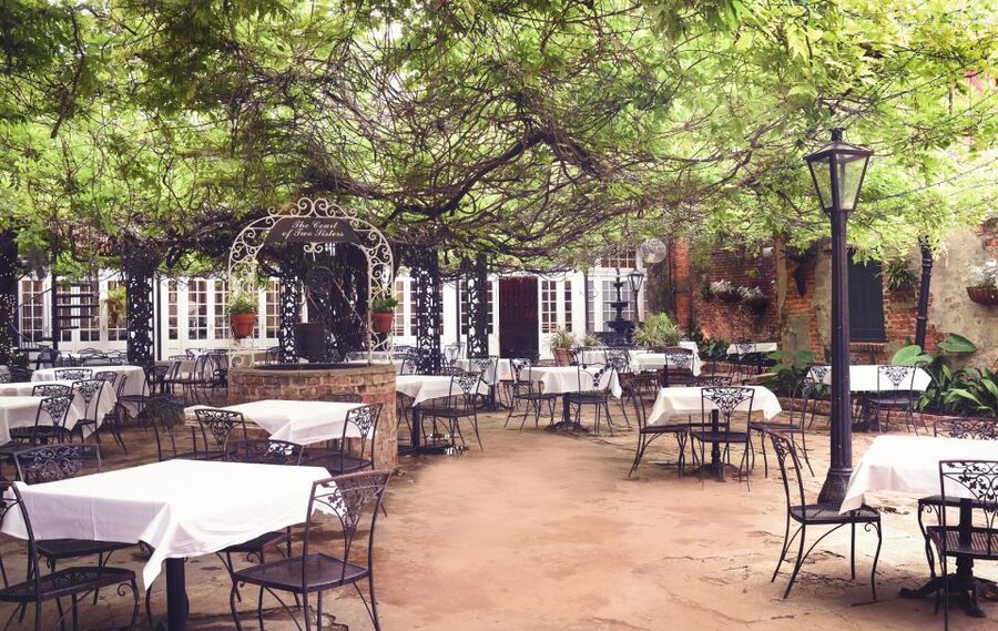 New Orleans: 'Court of Two Sisters' Jazz Brunch Buffet - Service and the pace of the meal