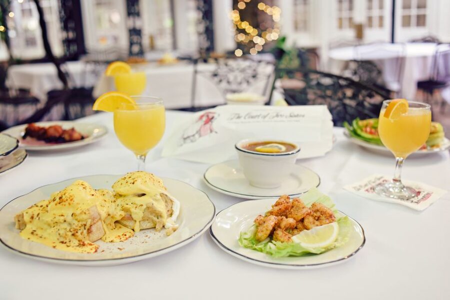 New Orleans: 'Court of Two Sisters' Jazz Brunch Buffet - How the buffet unfolds from 9 a.m. onward