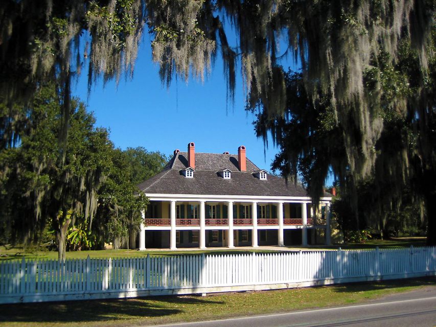 New Orleans: Destrehan Plantation Tour - The main house and the people who lived there