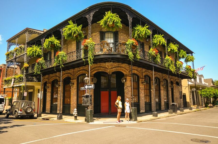 New Orleans: Drunk History Walking Tour - The bar stops and how to control the cost