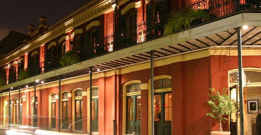 New Orleans: Five-in-One City Walking Tour - Jackson Square and the architecture of the French Quarter