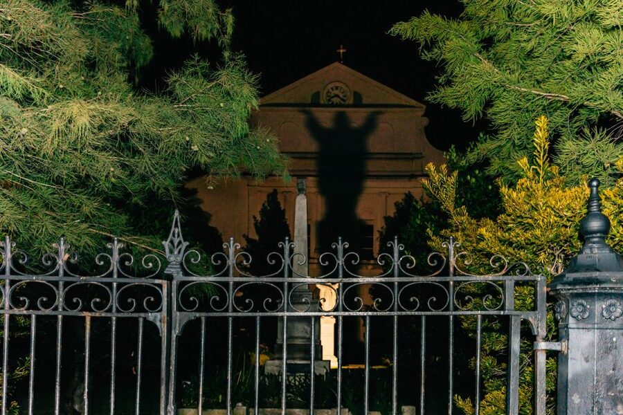 New Orleans: French Quarter Ghost Tour with Interior Visit - Jackson Square and Muriel’s: a theatrical opening