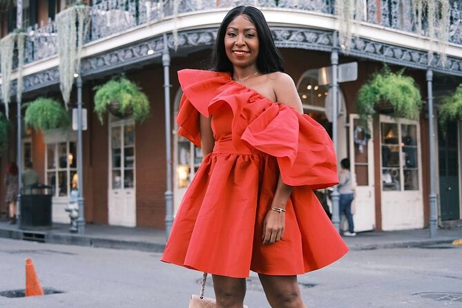 New Orleans French Quarter Photo Shoot - How the photographer helps you look natural