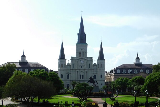 New Orleans French Quarter, Voodoo and Culture Walking Tour - Voodoo Authentica and the material side of tradition