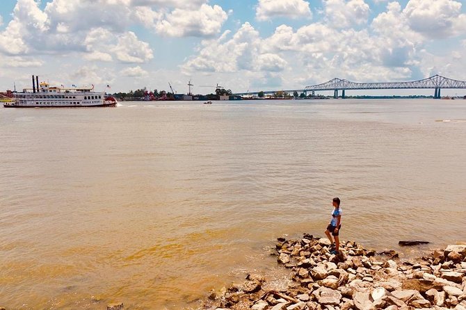 New Orleans French Quarter Walking and History Tour - From the Mississippi levee to a city built on water