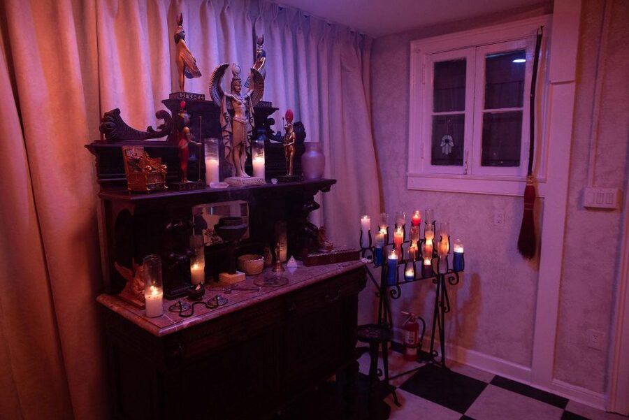 New Orleans: French Quarter, Witches, Voodoo, & Ghost Tour - The LaLaurie Mansion and the darkest stop